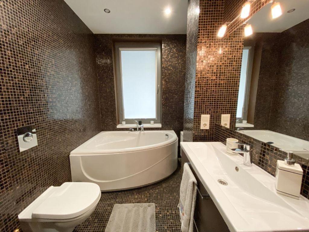 Old Town Apartment With Private Elevator Riga Exterior foto